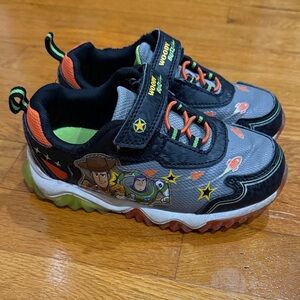 Toy Story Kids 11 Sneakers - Woody & Buzz